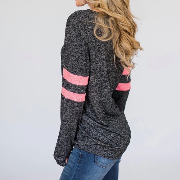 🧜🏼‍♀️ Gray Top with Pink Striped Sleeve 🧜🏼‍♀️ - Picture 2 of 5